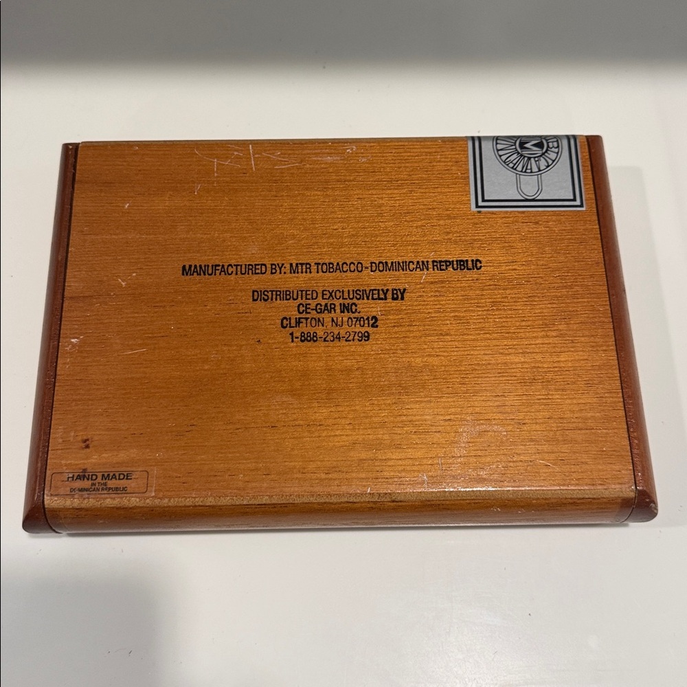 VINTAGE 90s Empty "Nicole Miller 25 Aristocrat" Hand Made Wooden Cigar Box - Picture 4 of 4
